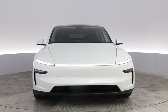 2026 Tesla Model Y — photo 9 of 20