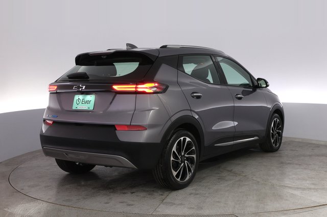 2022 Chevrolet Bolt EUV — photo 2 of 21