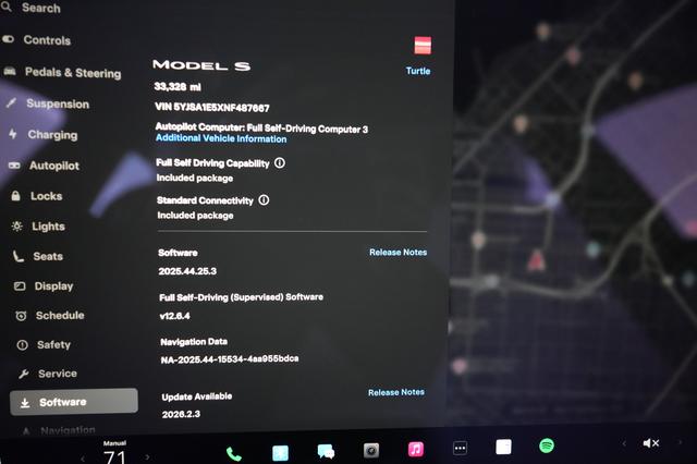 2022 Tesla Model S — photo 5 of 21