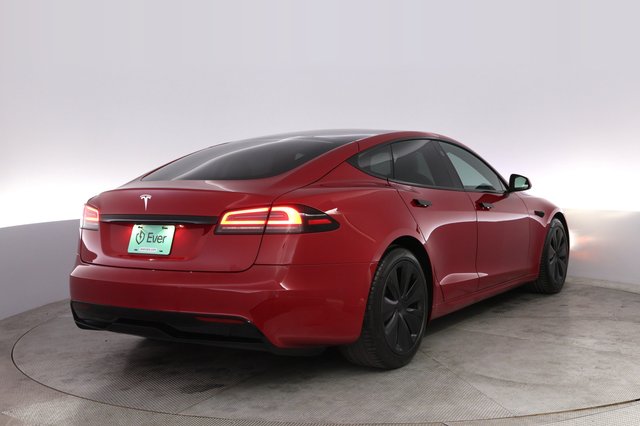 2022 Tesla Model S — photo 2 of 21