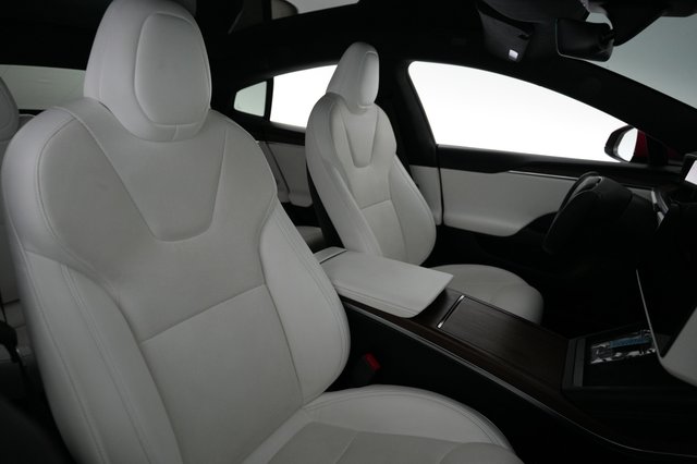 2022 Tesla Model S — photo 18 of 21