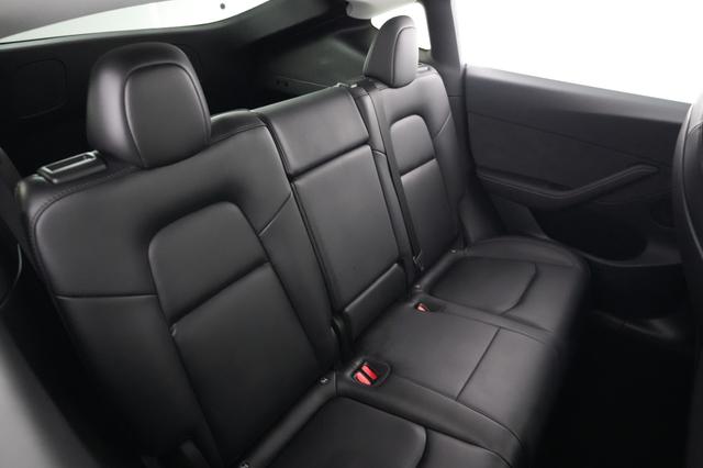 2022 Tesla Model Y — photo 4 of 21