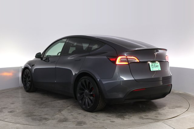 2022 Tesla Model Y — photo 13 of 21