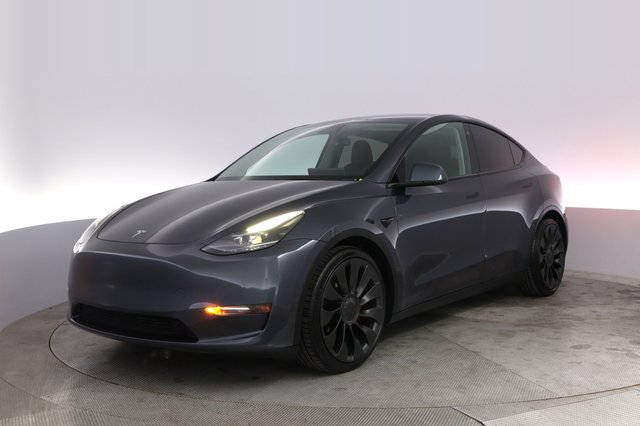2022 Tesla Model Y — VIN 7SAYGDEF6NF520024