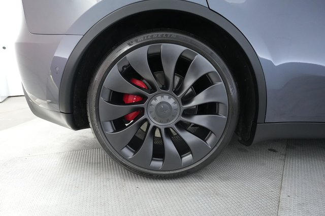 2022 Tesla Model Y — photo 17 of 21