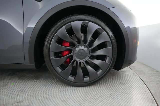 2022 Tesla Model Y — photo 16 of 21