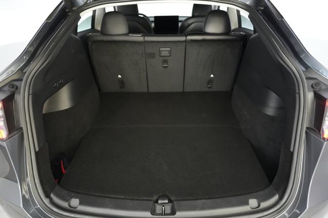 2022 Tesla Model Y — photo 6 of 21