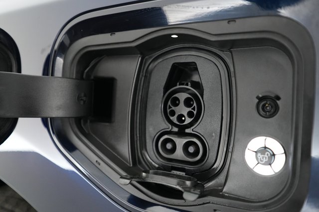 2023 Ford F-150 Lightning — photo 8 of 15