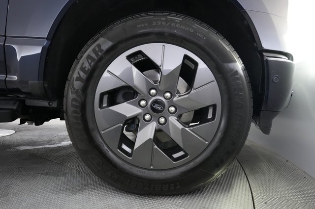 2023 Ford F-150 Lightning — photo 9 of 15