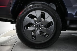 2023 Ford F-150 Lightning — photo 7 of 15