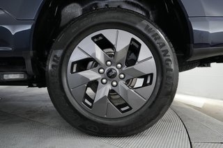 2023 Ford F-150 Lightning — photo 10 of 15