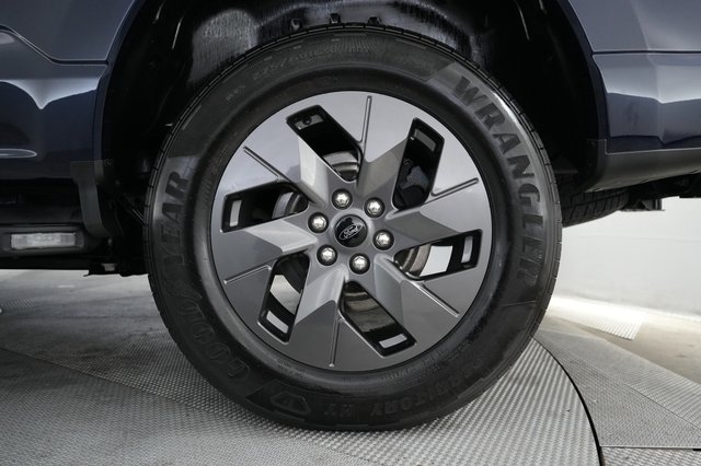 2023 Ford F-150 Lightning — photo 10 of 15