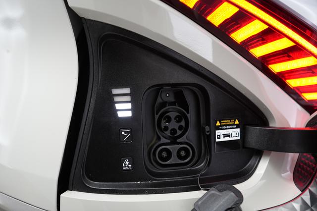 2023 Kia EV6 — photo 8 of 20
