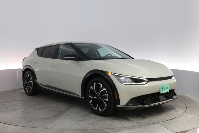 2023 Kia EV6 — photo 10 of 20