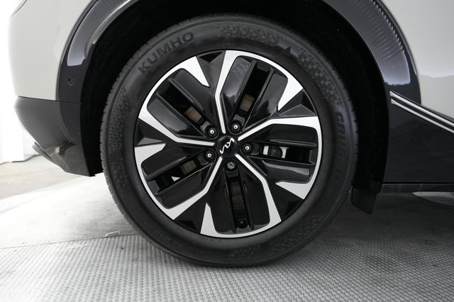 2023 Kia EV6 — photo 7 of 20