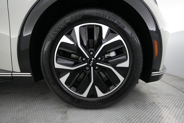 2023 Kia EV6 — photo 15 of 20
