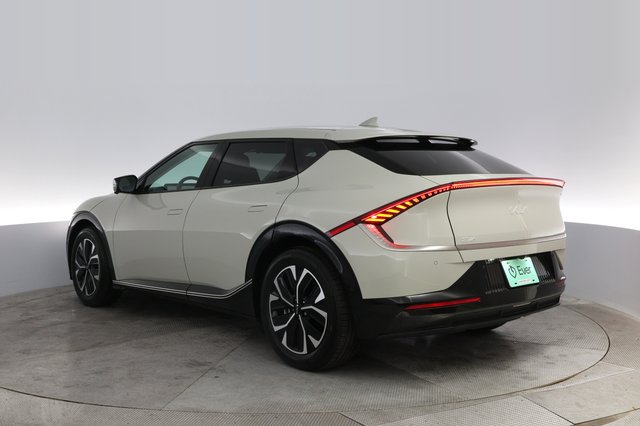 2023 Kia EV6 — photo 13 of 20