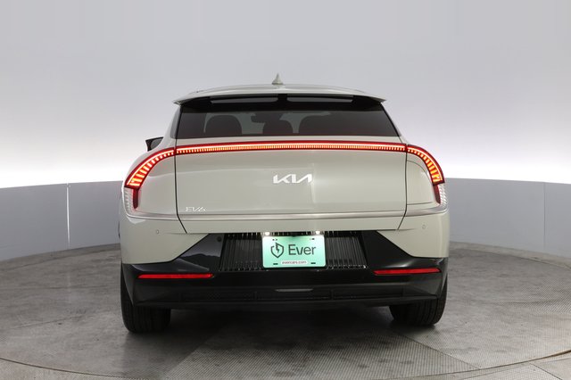 2023 Kia EV6 — photo 12 of 20