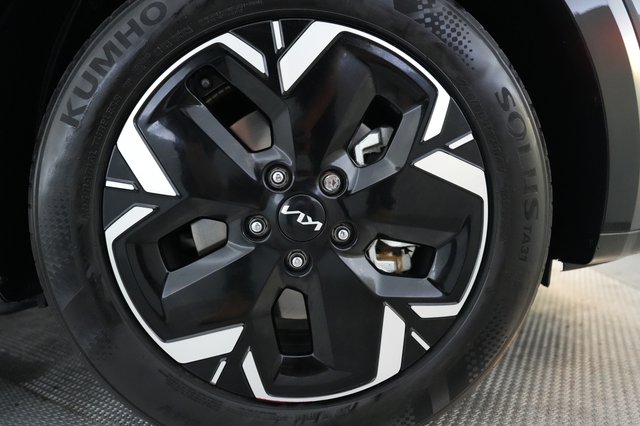 2023 Kia Niro EV — photo 17 of 21