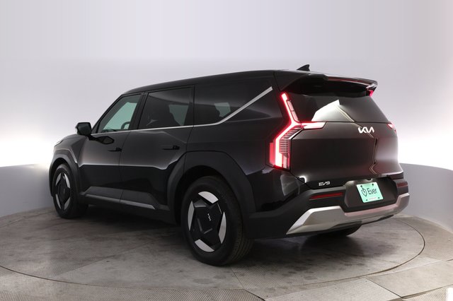 2024 Kia EV9 — photo 13 of 23