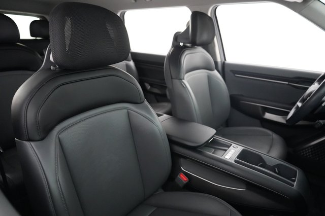 2024 Kia EV9 — photo 18 of 23