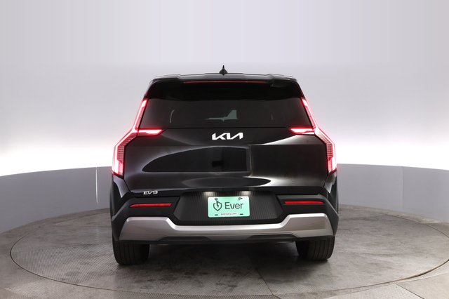 2024 Kia EV9 — photo 12 of 23