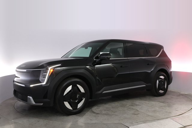 2024 Kia EV9 — photo 14 of 23