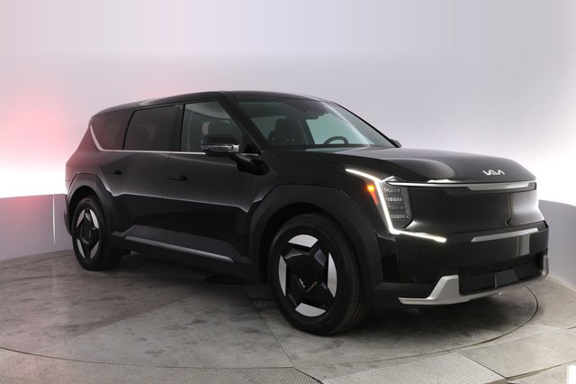 2024 Kia EV9 — photo 10 of 23