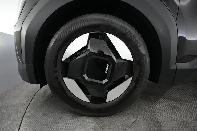 2024 Kia EV9 — photo 16 of 23