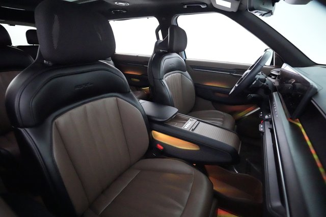 2024 Kia EV9 — photo 18 of 21