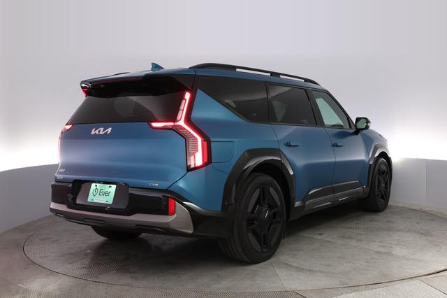 2024 Kia EV9 — photo 2 of 21