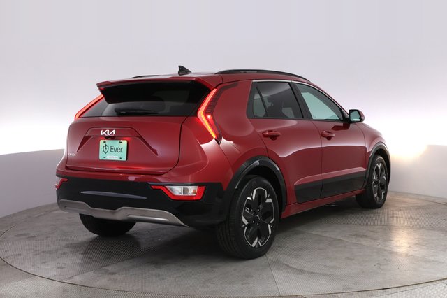 2024 Kia Niro EV — photo 2 of 21