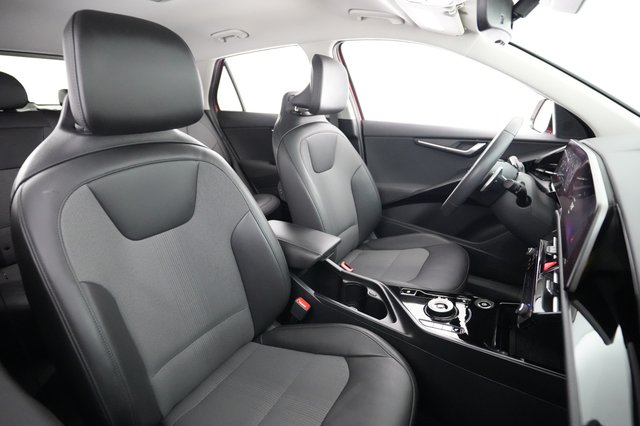 2024 Kia Niro EV — photo 18 of 21