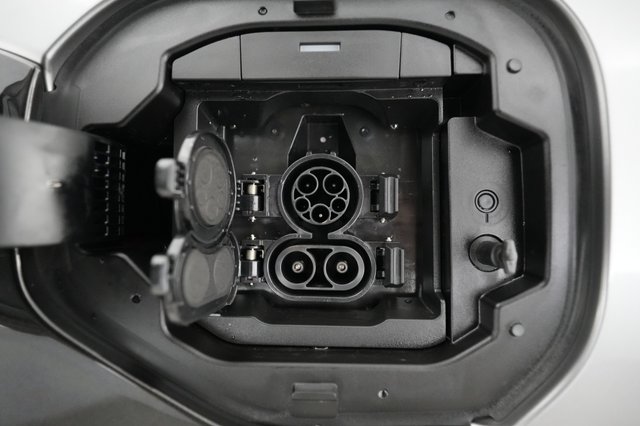2025 Toyota bZ4X — photo 8 of 20