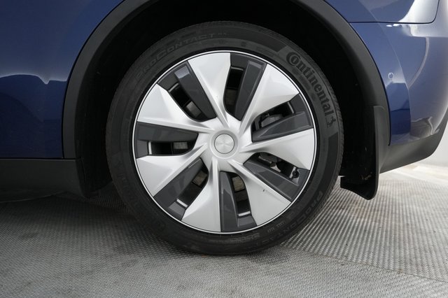 2022 Tesla Model Y — photo 7 of 21