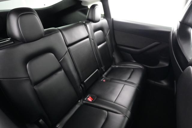 2022 Tesla Model Y — photo 4 of 21