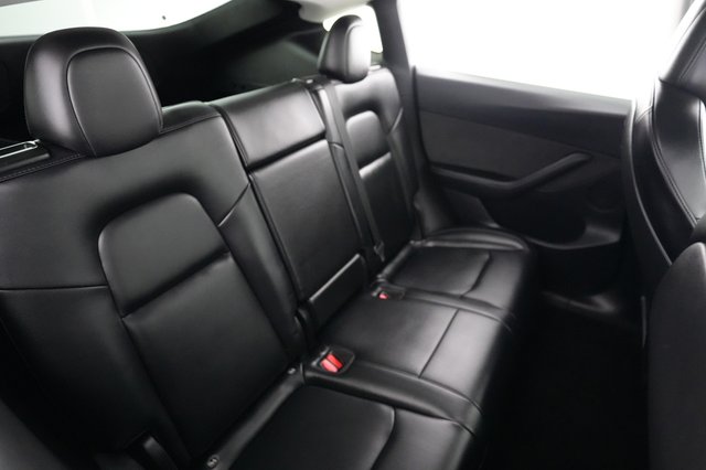2022 Tesla Model Y — photo 4 of 21