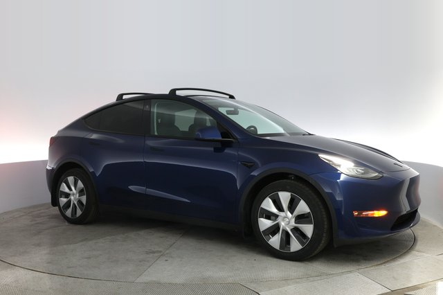 2022 Tesla Model Y — photo 11 of 21