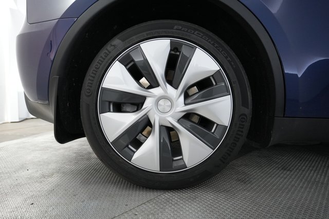 2022 Tesla Model Y — photo 17 of 21