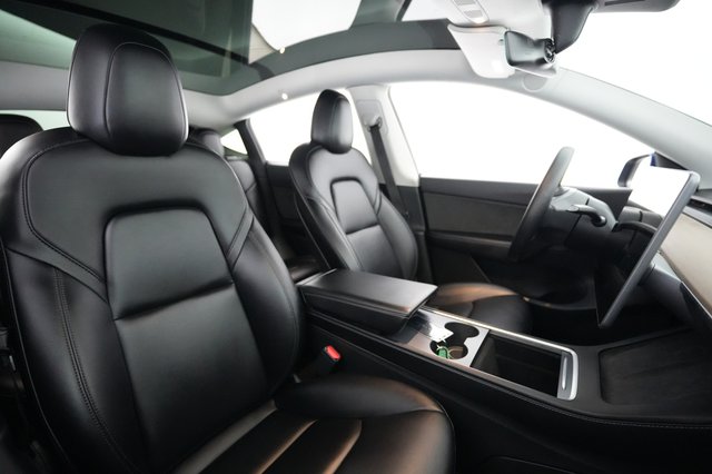 2022 Tesla Model Y — photo 18 of 21