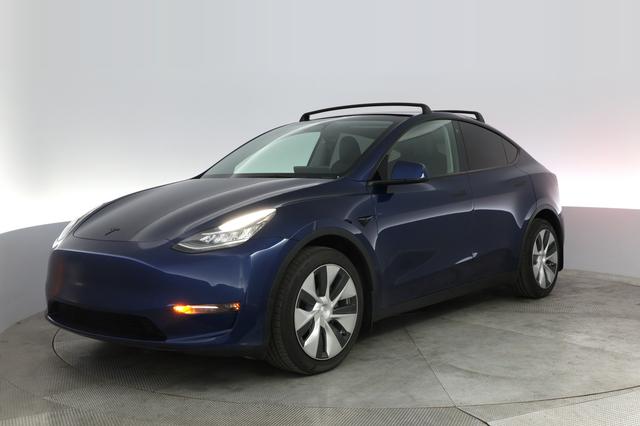 2022 Tesla Model Y — VIN 7SAYGDEE3NF433592