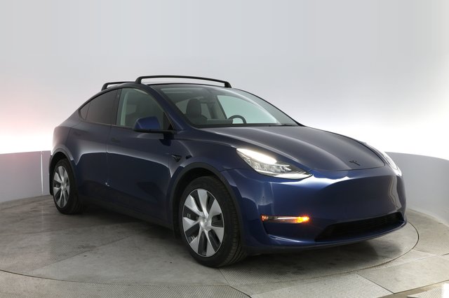 2022 Tesla Model Y — photo 10 of 21