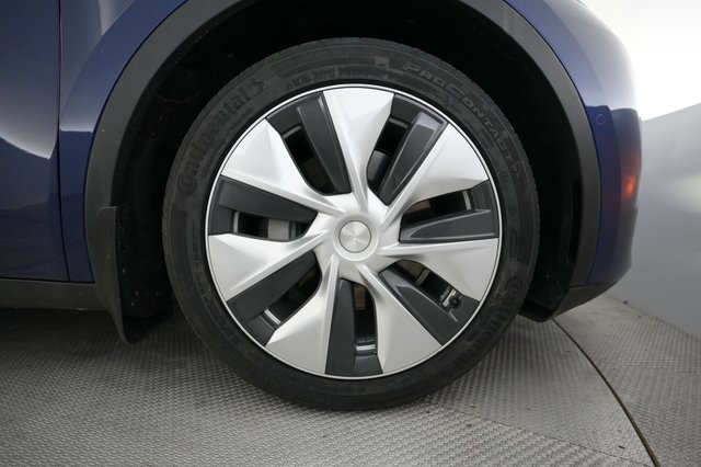 2022 Tesla Model Y — photo 16 of 21
