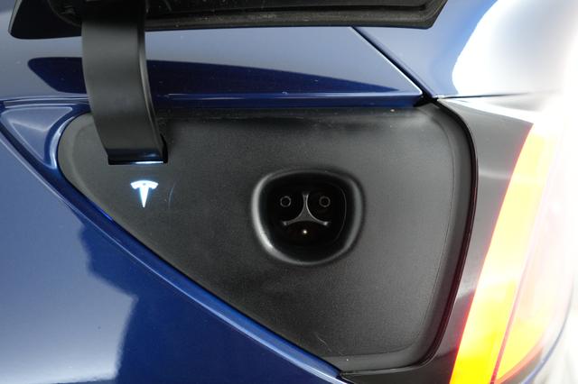 2022 Tesla Model Y — photo 8 of 21