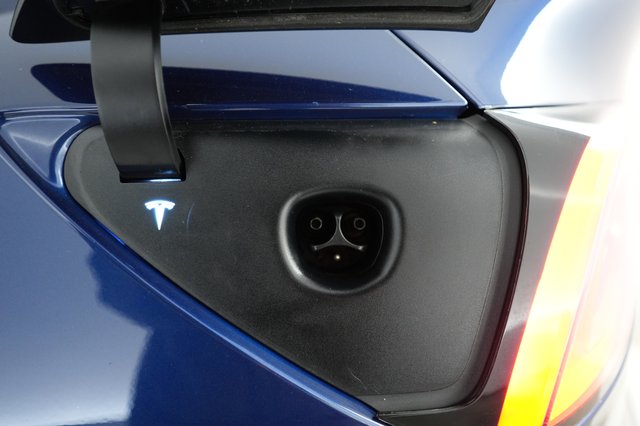 2022 Tesla Model Y — photo 8 of 21