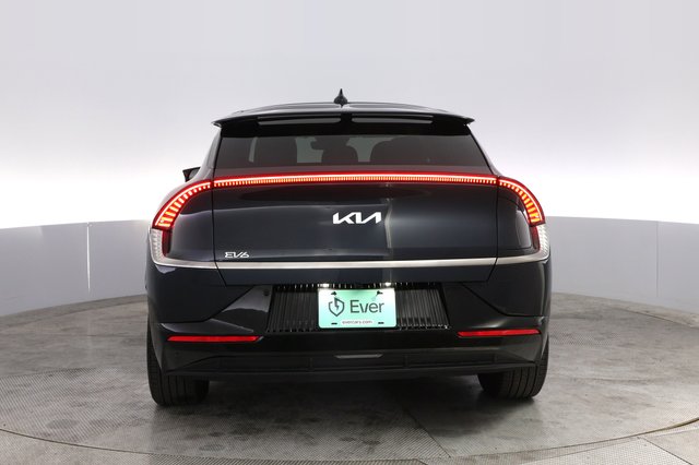 2024 Kia EV6 — photo 12 of 21