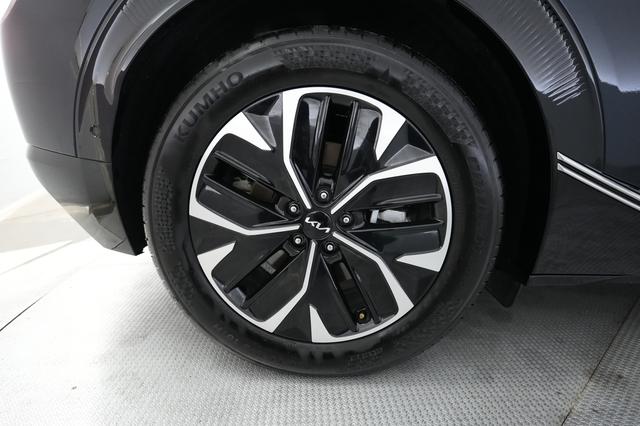 2024 Kia EV6 — photo 7 of 21