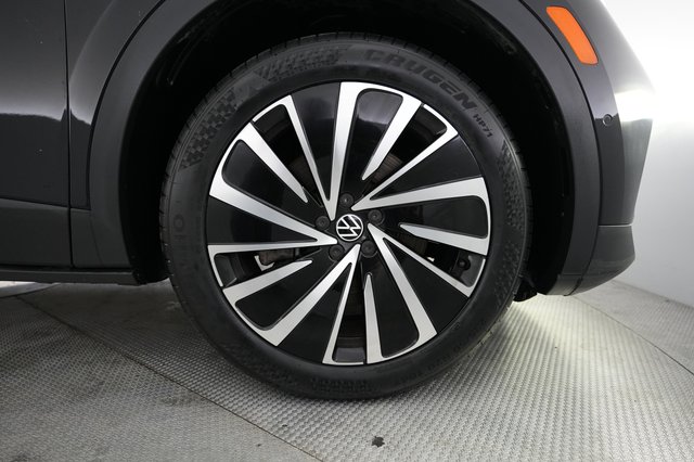 2023 Volkswagen ID.4 — photo 16 of 23
