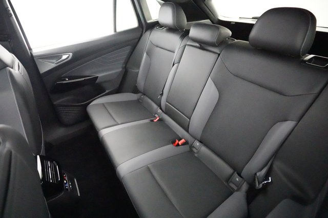 2023 Volkswagen ID.4 — photo 19 of 23