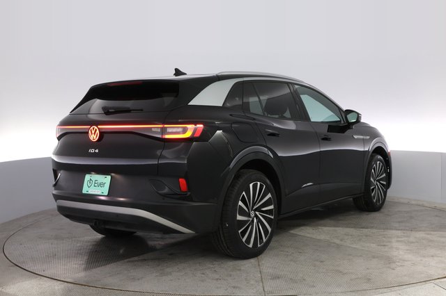 2023 Volkswagen ID.4 — photo 2 of 23